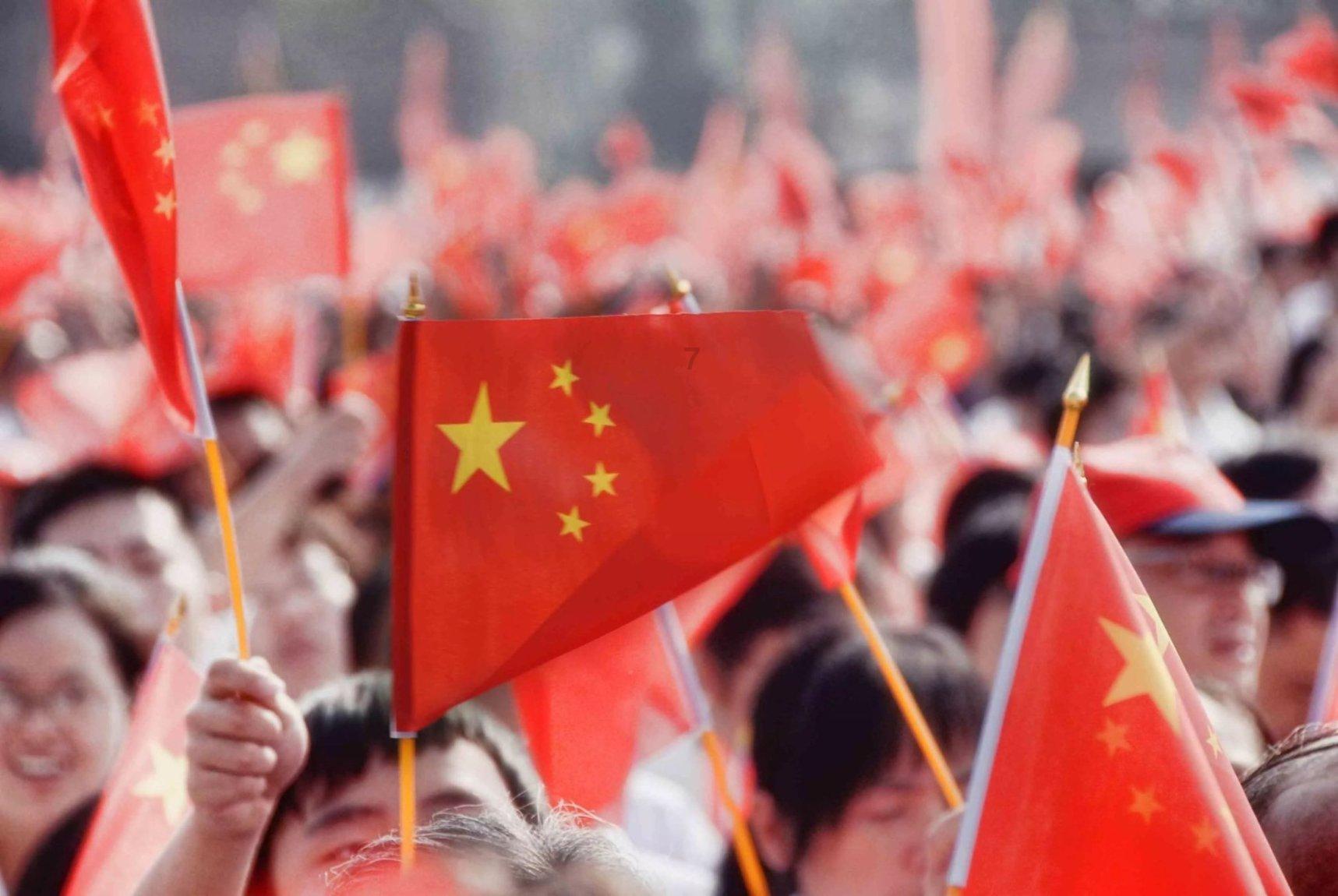 为何说女生的粉底液千万不要涂太厚？游戏画面